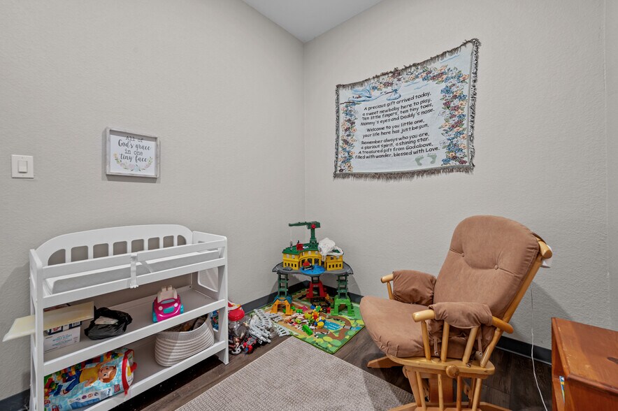 More Photos Of 1208 W Clayton St, Dayton Medical For Sale