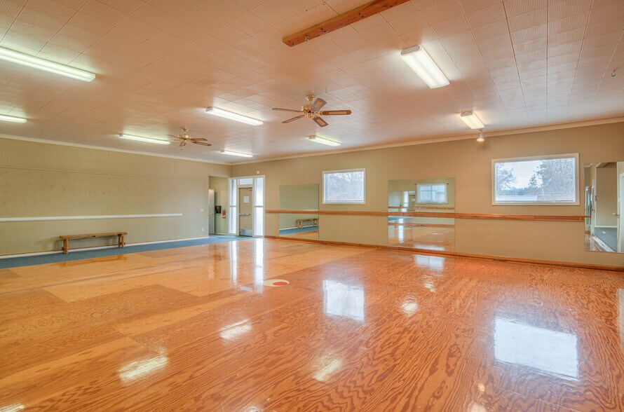 More Photos Of 502 NE Revere Ave, Bend Specialty For Sale