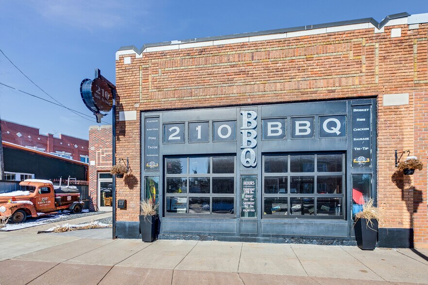 More Photos Of 328 5th Ave N, Bayport Restaurant For Sale