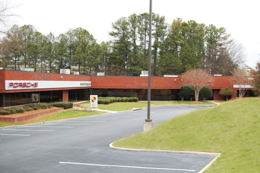 More Photos Of 1688 Phoenix Pky, College Park Unknown For Lease