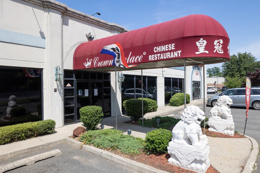 More Photos Of 1281-1285 State Route 35, Middletown Supermarket For Sale