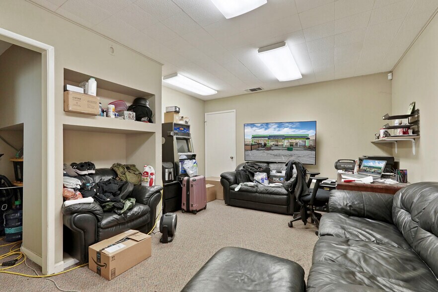 More Photos Of 14144 Market St, Walnut Grove Storefront For Sale