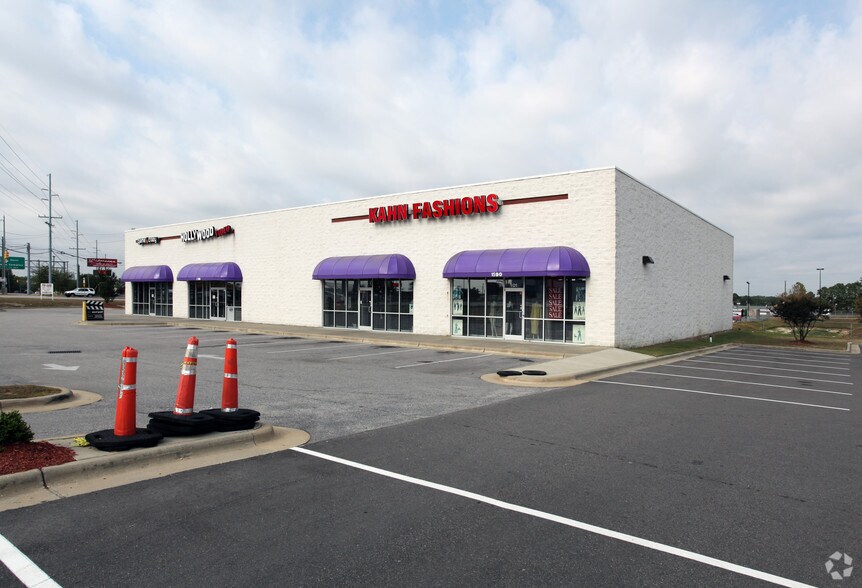 More Photos Of 1590 Skibo Rd, Fayetteville Unknown For Lease