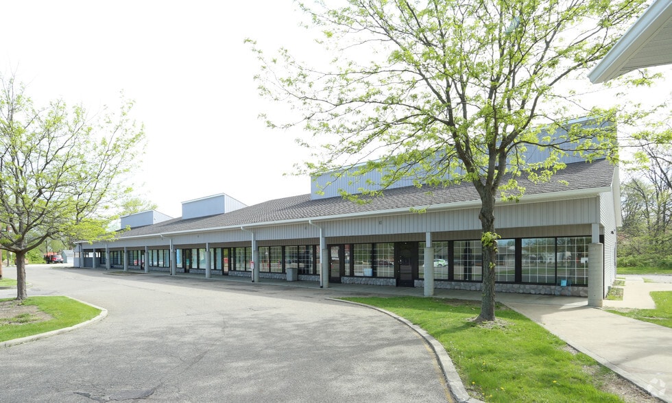 More Photos Of 4675 Walnut St, Buckeye Lake Freestanding For Lease