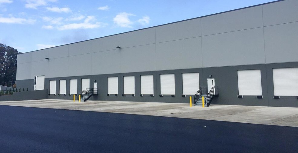 More Photos Of 19475 SW 118th Ave, Tualatin Warehouse For Lease