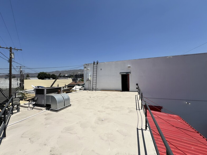 More Photos Of 413 N Moss St, Burbank Light Manufacturing For Sale