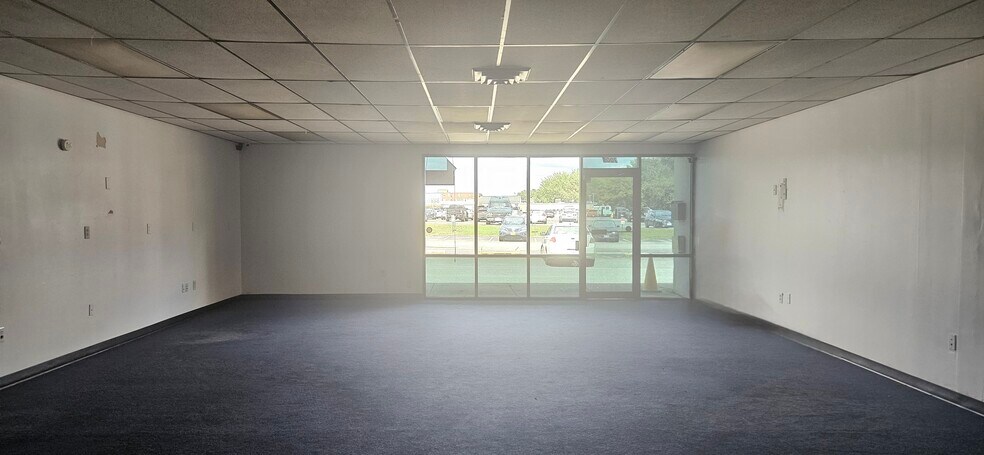 More Photos Of 7001-7009 Hull Street Rd, Richmond Unknown For Lease