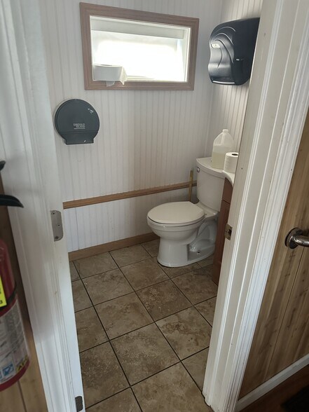 More Photos Of 879 W Jericho Tpke, Smithtown Land For Lease