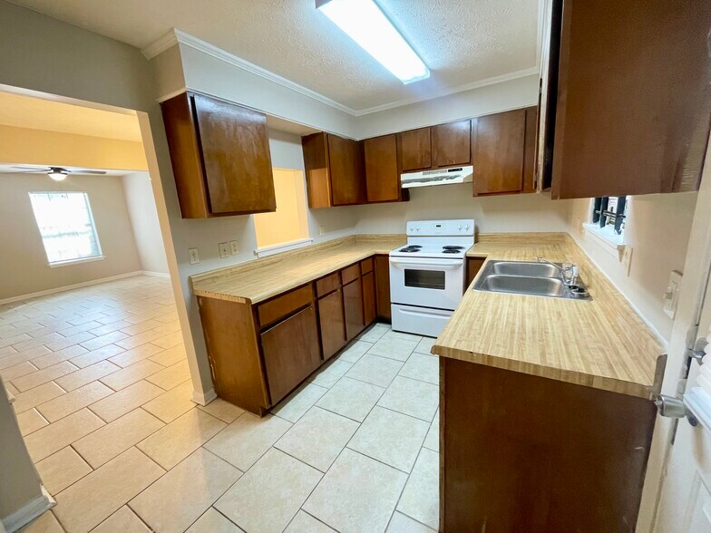 More Photos Of 5745 Horton Ave, Jackson Apartments For Sale