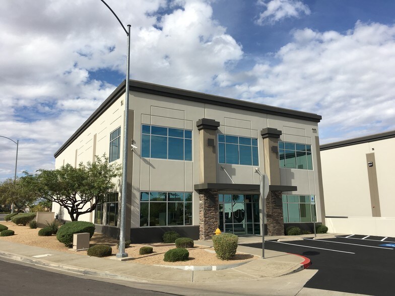 More Photos Of 111 Corporate Park Dr, Henderson Distribution For Lease