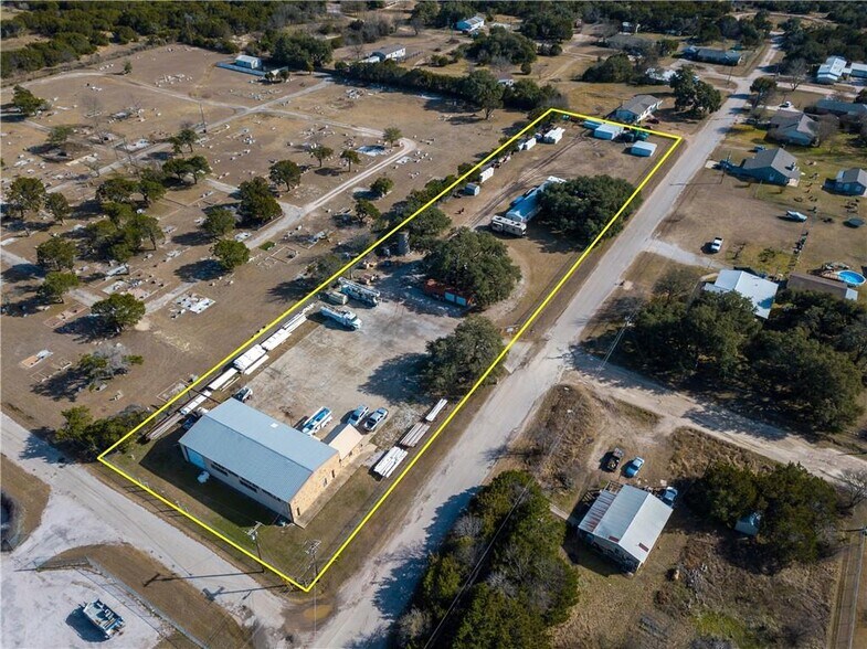 More Photos Of 500 Southland Dr, Burnet Flex For Lease