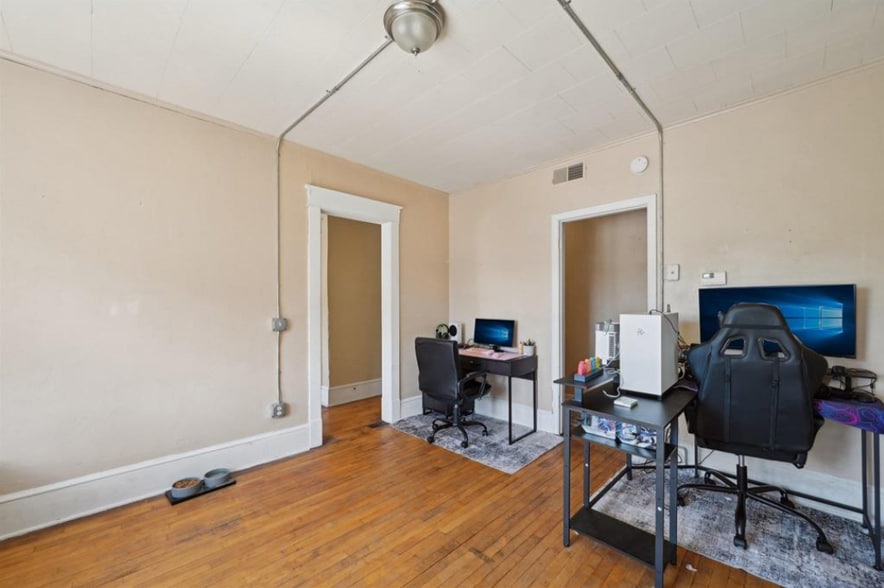 More Photos Of 108 N Main St, Edgerton Apartments For Sale