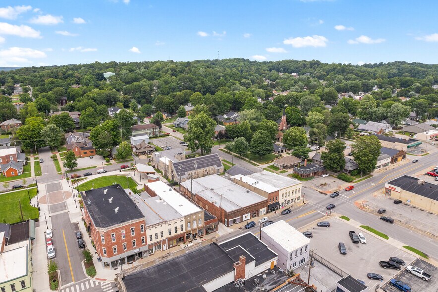 More Photos Of 160 E Morgan St, Martinsville Showroom For Sale