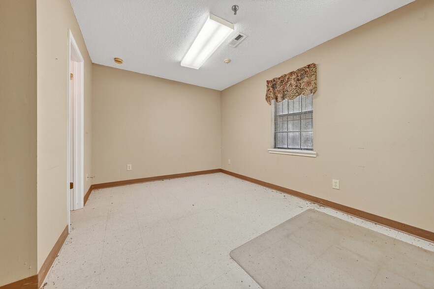 More Photos Of 1324-1325 Highway 195, Jasper Assisted Living For Sale