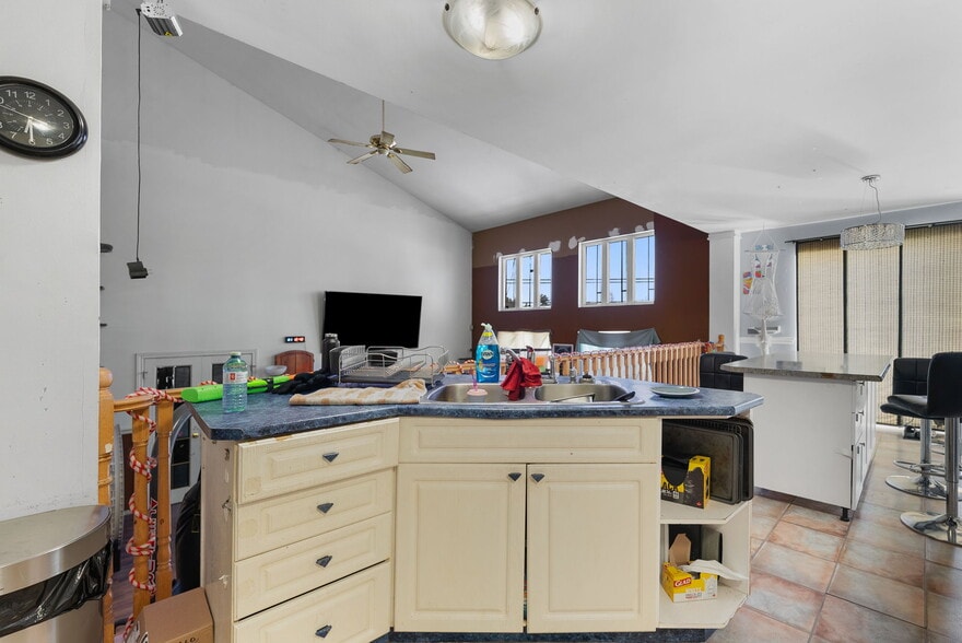 More Photos Of 29 Laren St, Wahnapitae Apartments For Sale