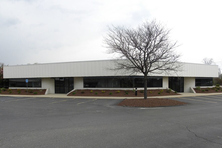 More Photos Of 1225 E Big Beaver Road, Troy Unknown For Lease