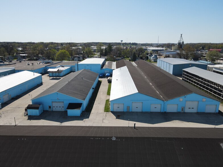 More Photos Of 300 E Chicago St, Syracuse Showroom For Lease