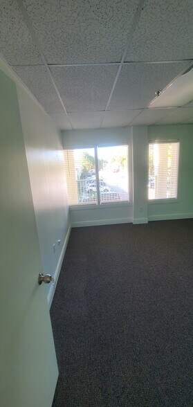 More Photos Of 218-384 Wilshire Blvd, Casselberry Office For Lease