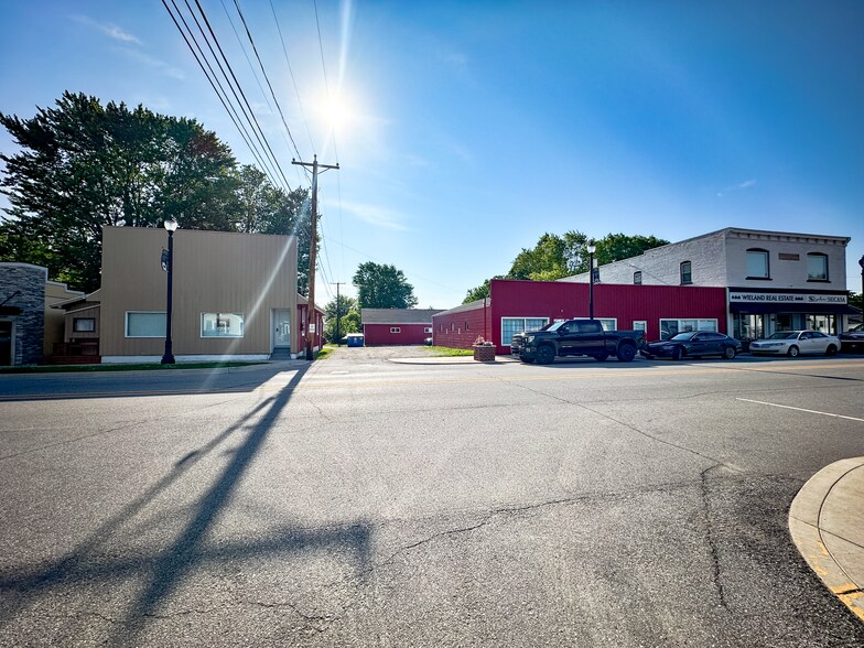 More Photos Of 15008-15020 IN-1, Leo Storefront Retail Office For Lease