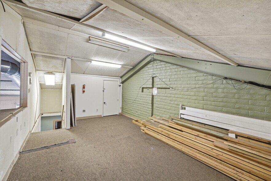 More Photos Of 606 Romero St, Belen Flex For Sale