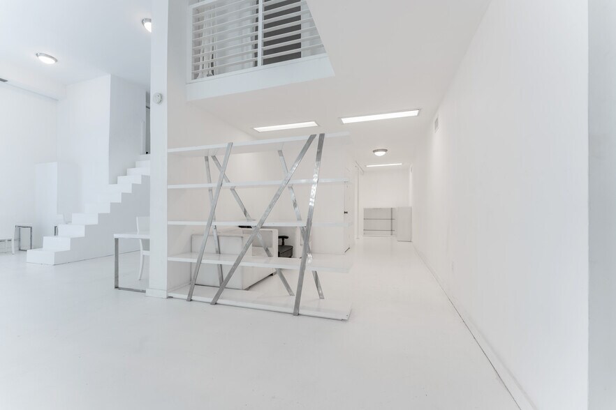 More Photos Of 363-365 NE 61st St, Miami Loft Creative Space For Lease