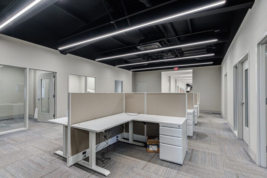 More Photos Of 2405 114th St, Lubbock Office For Sale