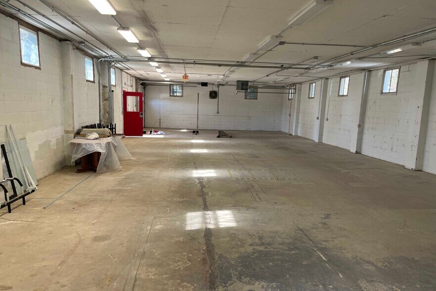 More Photos Of 24 Pearl St, Essex Junction Office For Sale