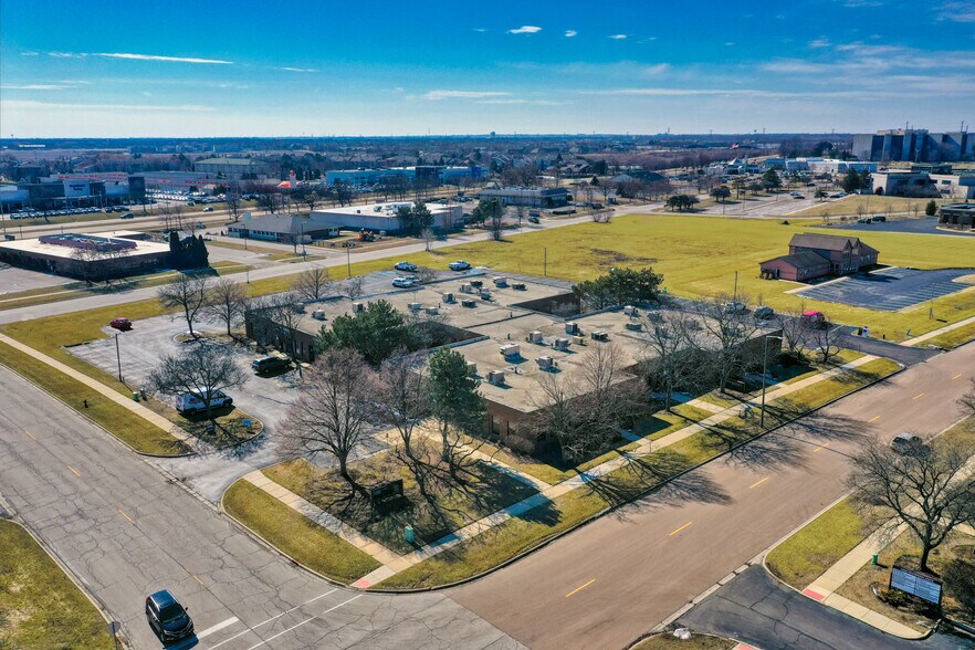 More Photos Of 4255 Westbrook Dr, Aurora Medical For Lease