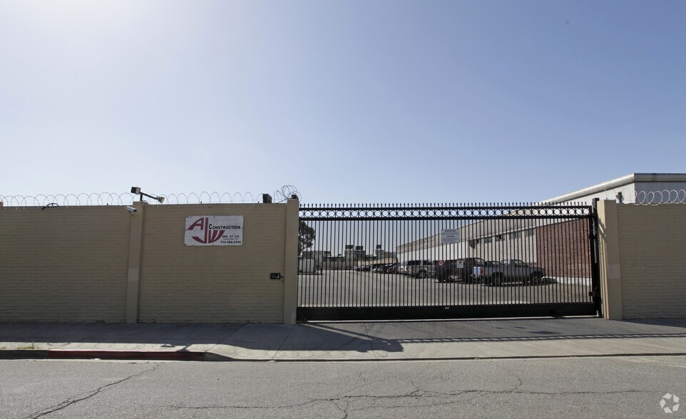 More Photos Of 966 81st Ave, Oakland Land For Sale