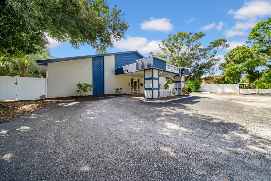 More Photos Of 1419 Sunset Point Rd, Clearwater Office For Sale