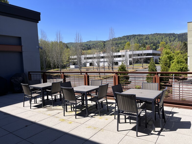 More Photos Of 1055 NW Maple St, Issaquah Office For Lease