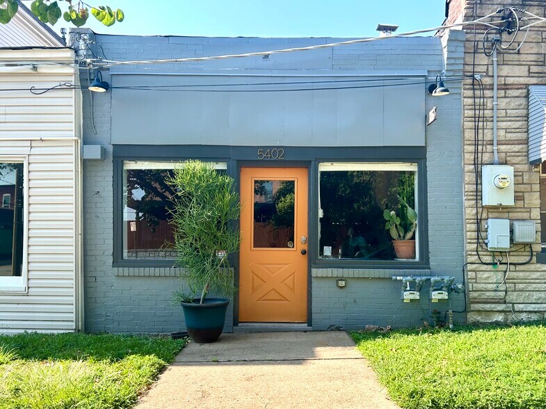 More Photos Of , Saint Louis General Retail For Sale