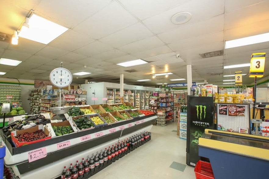 More Photos Of 1801 W Whittier Blvd, Montebello Storefront Retail Office For Lease