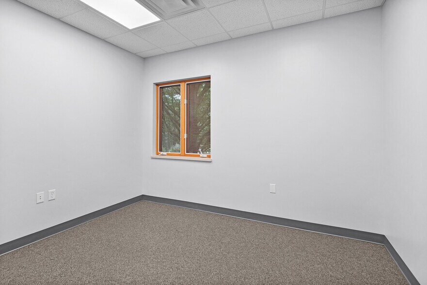More Photos Of 1416 44th St SW, Wyoming Medical For Sale