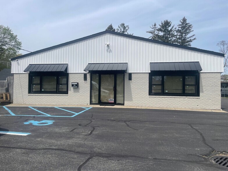 Primary Photo Of 887 Church St, Bohemia Medical For Lease