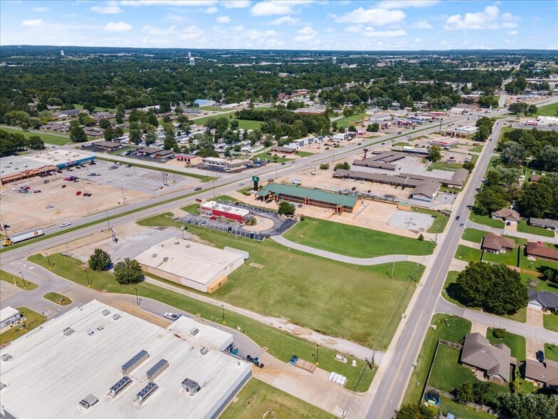 More Photos Of 1490 Highway 412 W, Siloam Springs Bowling Alley For Sale