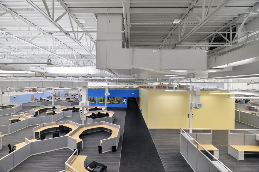 More Photos Of 980 Beaver Creek Dr, Martinsville Flex For Sale