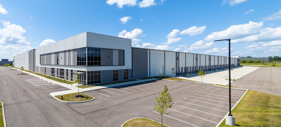 More Photos Of 7915 Smith's Mill Rd, New Albany Distribution For Lease