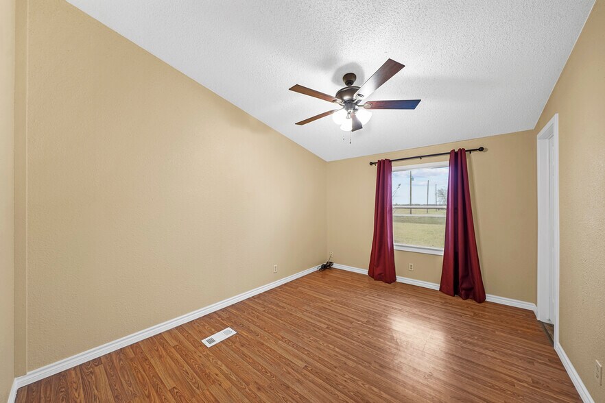 More Photos Of 19645 Nordt Rd, Damon Manufactured Housing Mobile Home Park For Sale