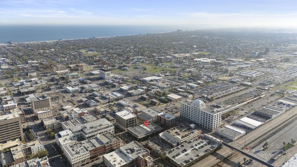 More Photos Of 2411 Strand St, Galveston Storefront For Sale