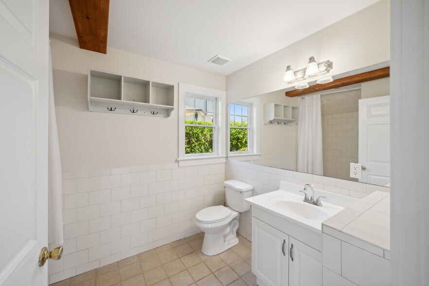 More Photos Of 103 Hayground Rd, Water Mill Unknown For Lease