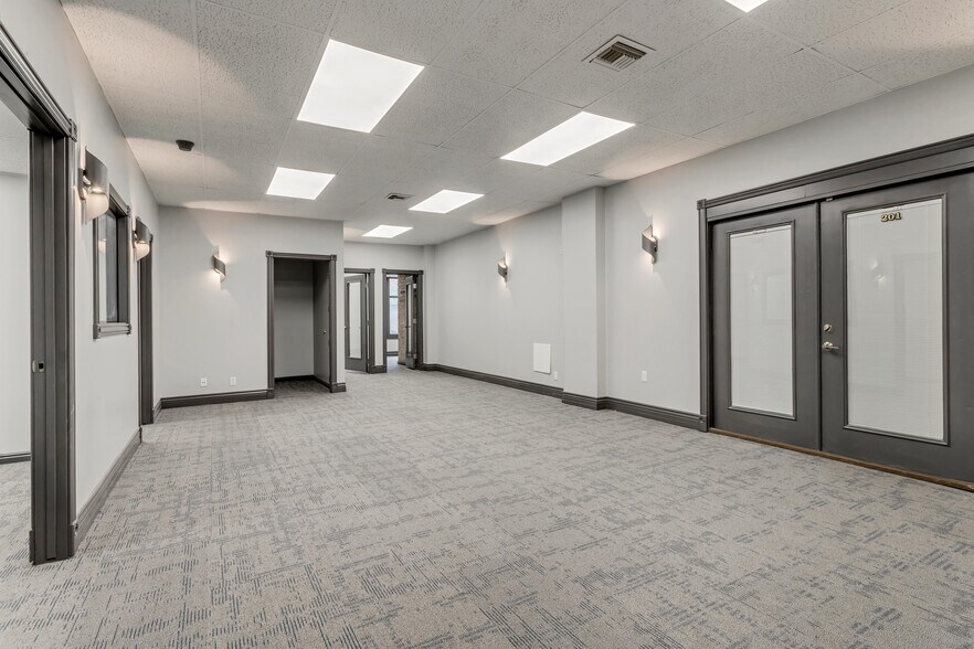More Photos Of 2550 Washington Blvd, Ogden Office For Lease