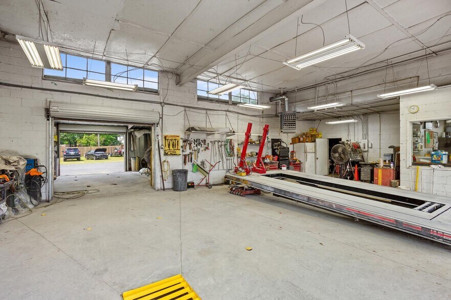 More Photos Of 1668 Atlanta Rd SE, Smyrna Auto Repair For Sale