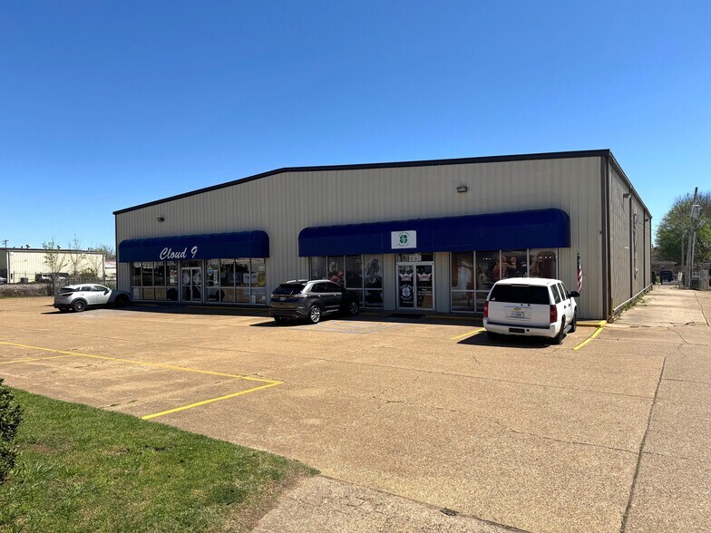 More Photos Of 2058-2060 E Texas St, Bossier City Freestanding For Lease