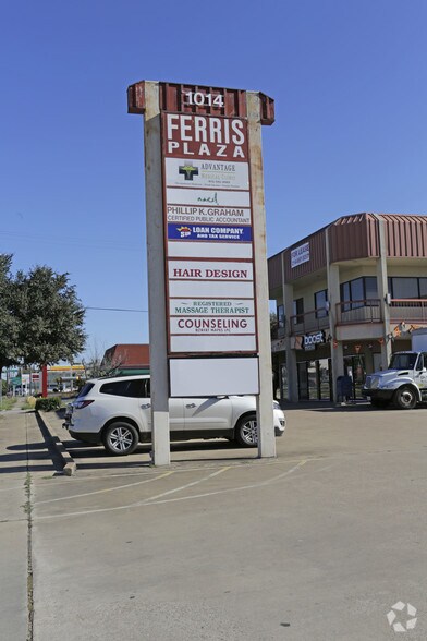 More Photos Of 1014 Ferris Ave, Waxahachie Freestanding For Lease