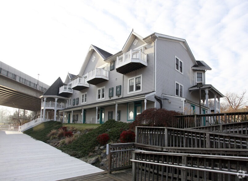 More Photos Of 125 Mill St, Occoquan Office For Lease