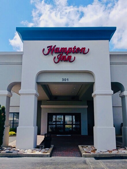 More Photos Of 301 N Service Rd, Blytheville Hotel For Sale