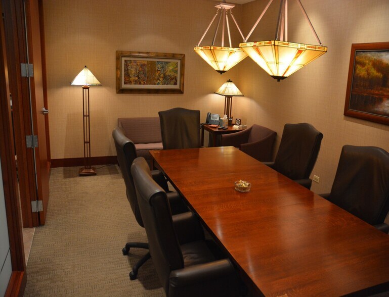 More Photos Of 1730 Park St, Naperville Office For Sale