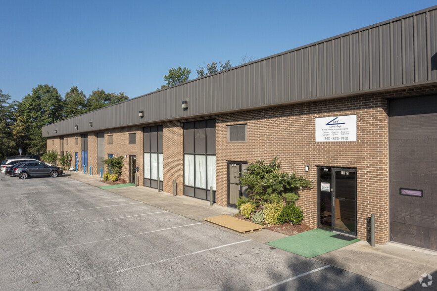 Primary Photo Of 24 Industrial Park Dr, Waldorf Warehouse For Sale