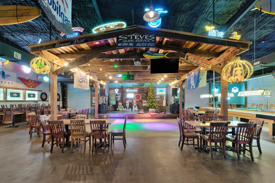 More Photos Of 203 N Alister St, Port Aransas Bar For Sale
